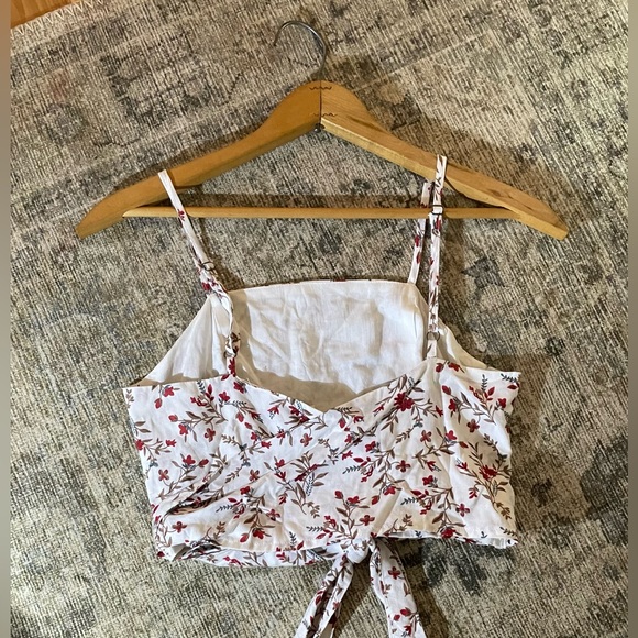 Sky and Sparrow Tops - Tilly’s Sky & Sparrow NWOT Red Floral Wrap Cropped Tank Top With Bow Size XS